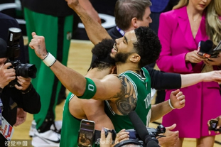 篮球篮网主力球员赛后受媒体采访（篮网队核心球员赛后接受媒体采访）