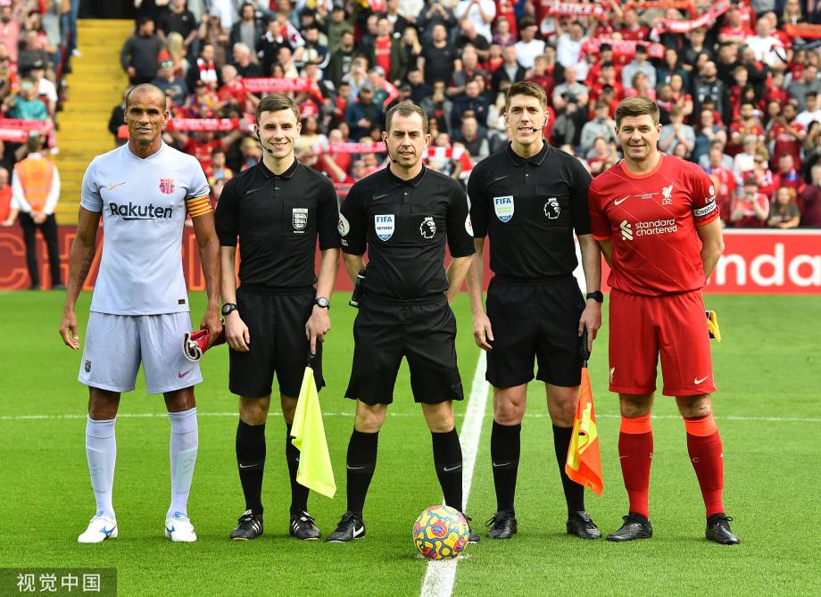 奥尔莫进球的艺术作品：26次传球，巴萨团队配合的巅峰演绎（26次传递铸就奥尔莫神作：巴萨团队配合的极致呈现）