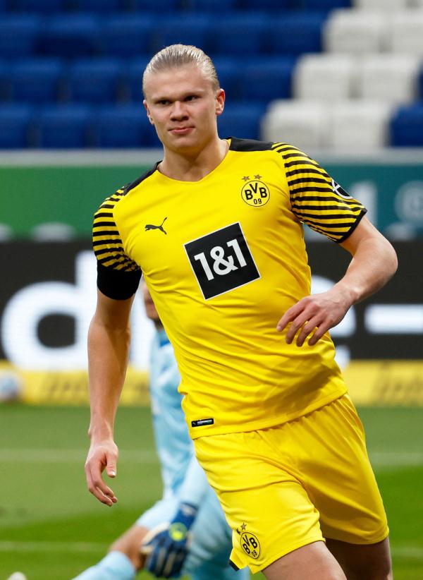 B席48次英超助攻超越阿圭罗，曼城队史仅次于丁丁和D席（B席英超助攻达48次超越阿圭罗，曼城队史仅逊丁丁与D席）