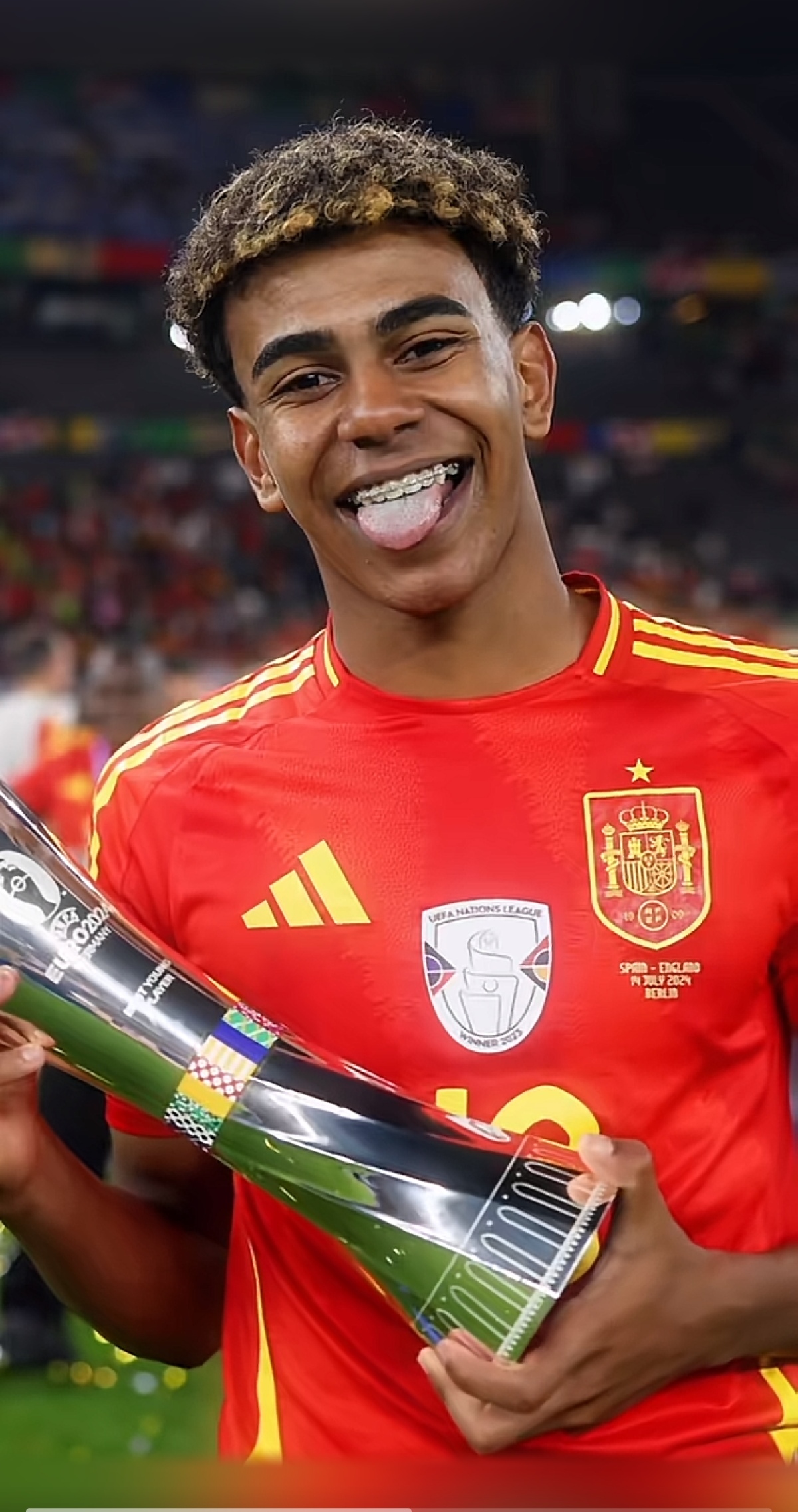 记者：与安哥拉一役，梅西、劳塔罗与阿尔马达或将搭档锋线（记者：战安哥拉，梅西携劳塔罗、阿尔马达或组成三叉戟）