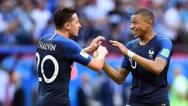 意天空：德罗西接近执教热那亚，双方初步签约至明年6月（意天空：德罗西接近执掌热那亚，双方拟签约至明年6月）