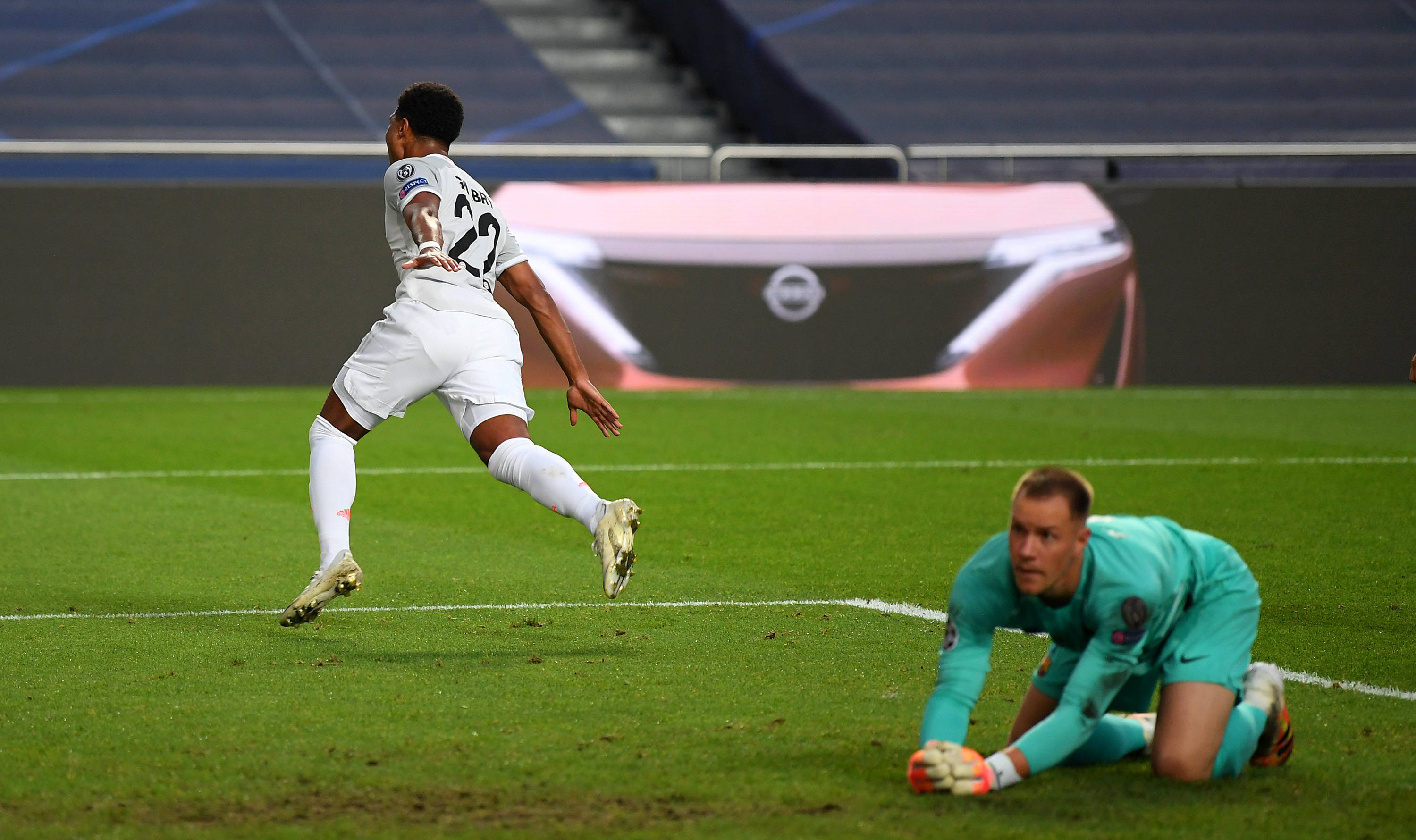 中超赛程更新：关注榜首积分变化,（中超赛程最新：聚焦榜首积分起伏）