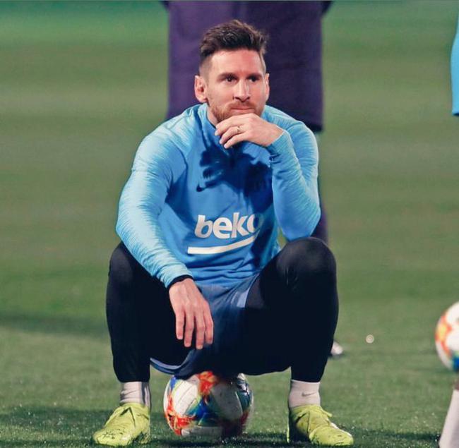 大四喜：姆巴佩vs奥林匹亚科斯个人集锦（姆巴佩梅开四度：对阵奥林匹亚科斯个人高光集锦）